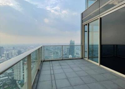 4-BR Apt. near BTS Saphan Taksin