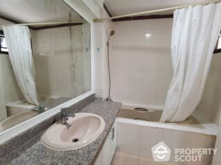 2-BR Apt. near MRT Sukhumvit (ID 515496)