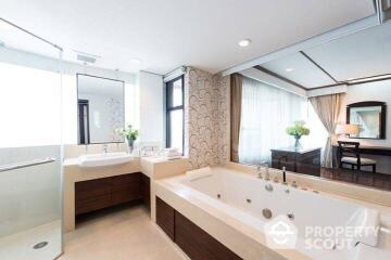 2-BR Apt. near MRT Queen Sirikit National Convention Centre (ID 513928)