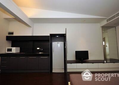 2-BR Apt. near MRT Phetchaburi