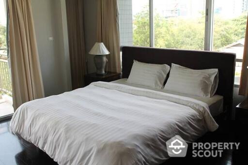 4-BR Apt. near BTS Chong Nonsi (ID 19538)