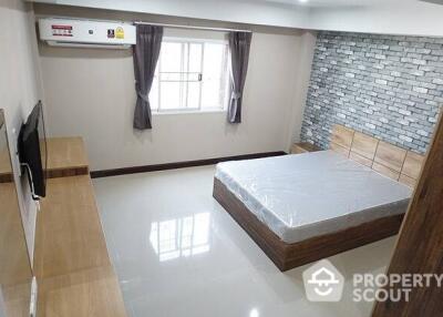 3-BR Apt. near BTS Saphan Taksin