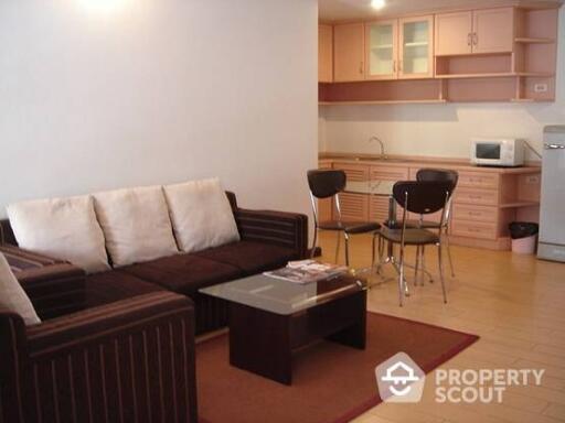 2-BR Apt. near MRT Si Lom