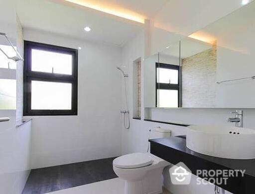 2-BR Apt. near ARL Ramkhamhaeng (ID 18359)