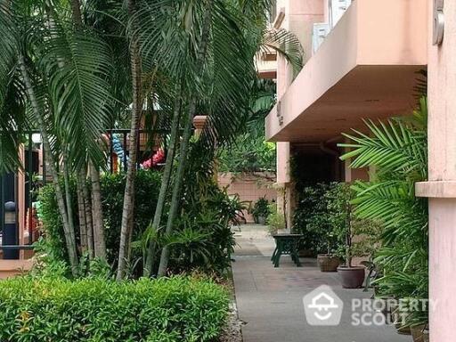 3-BR Apt. near MRT Khlong Toei