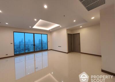 3-BR Condo at Supalai Oriental Sukhumvit 39 near MRT Phetchaburi (ID 513857)