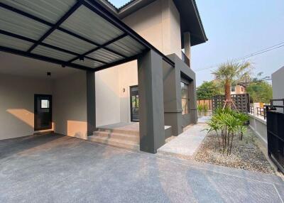 A modern house 3 bed with private pool for sale in Hang Dong, Chiang Mai