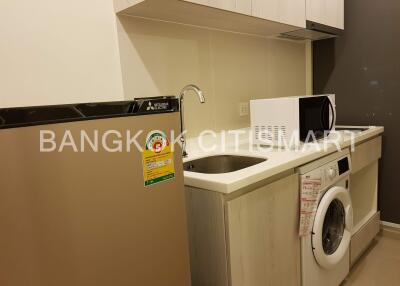 Condo at Life Asoke for rent