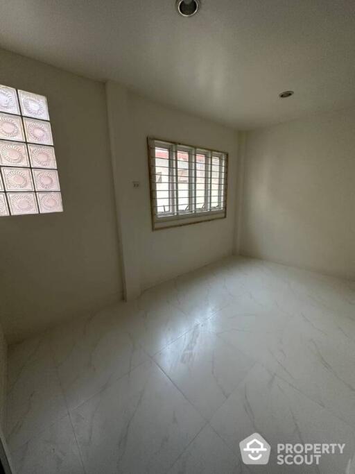 2-BR Townhouse near MRT Thailand Cultural Centre