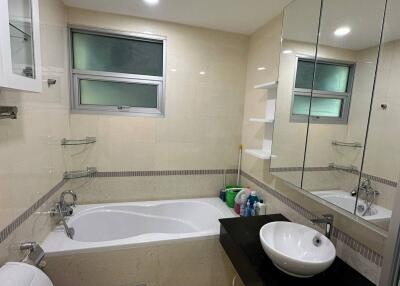 2-BR Condo at Baan Klang Krung Siam-Pathumwan Condominium near BTS Ratchathewi