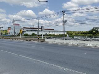 Exterior view of a commercial building by the roadside