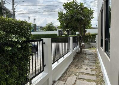 Townhouse for Rent at Bless Town Sukhumvit 50