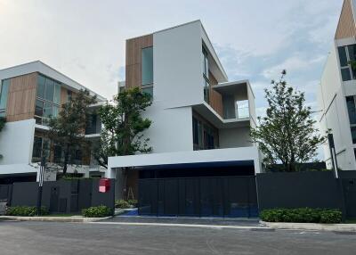 For Sale and Rent Bangkok Single House Vive Rama 9 Krungthep Kreetha Saphan Sung