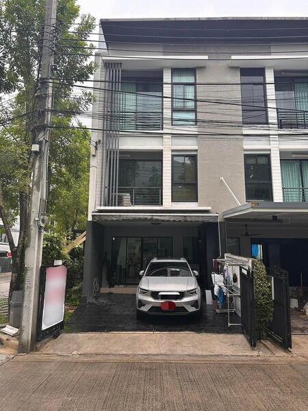 For Sale Bangkok Town House Baan Klang Muang Rama 9-Ramkhmahaeng Ramkhamhaeng 39 Wang Thonglang