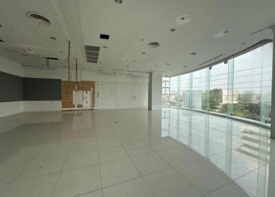 For Rent Bangkok Retail Rama 9 MRT Ratchadapisek Din Daeng