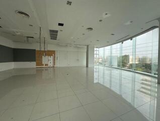 For Rent Bangkok Retail Rama 9 MRT Ratchadapisek Din Daeng