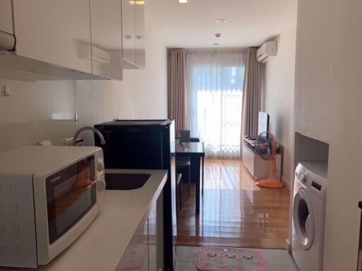 1 bed Condo in Condolette Light Convent Silom Sub District C019197