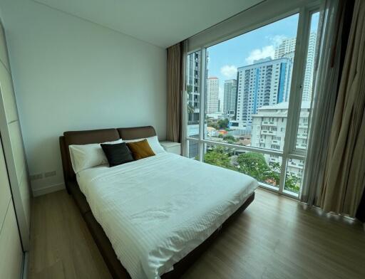 Fullerton  2 Bedroom Condo in Ekkamai