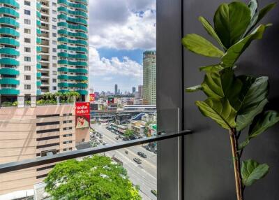 Celes Asoke  1 Bedroom Condo in Ultra-Prime Location