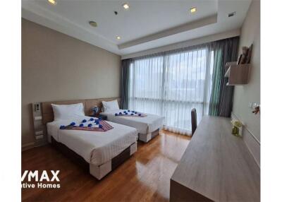 Apartment 3 Bedrooms / For Rent /  Promphong area