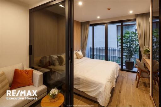 Pet friendly studio 1 bedroom with small balcony in Ploenchit