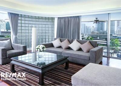 for rent,newly renovated 4+1beds,big-balcony,in Sukhumvit,BTS Nana