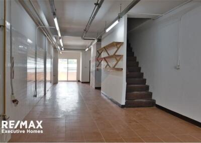 4 flr shophouse with "Penthouse" COVID Price