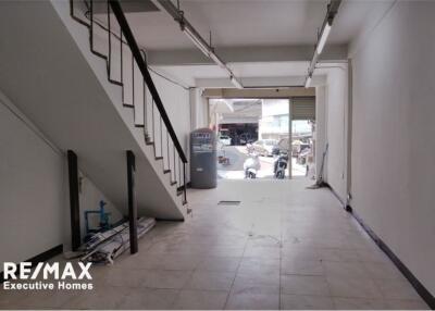 4 flr shophouse with "Penthouse" COVID Price