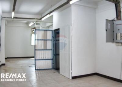 4 flr shophouse with "Penthouse" COVID Price