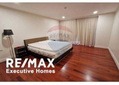 Condo for rent 2+1bedrooms Sathorn Park Place BTS Chongnonsi, MRT Lumpini