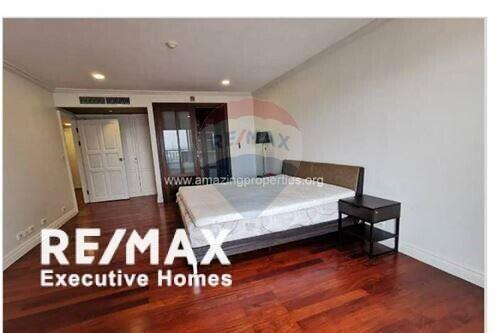 Condo for rent 2+1bedrooms Sathorn Park Place BTS Chongnonsi, MRT Lumpini