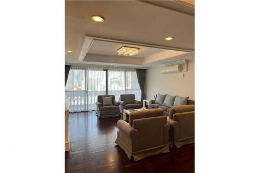 Pet friendly newly renovated 3 bedrooms with balcony in Sukhumvit 4.