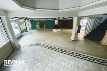 FOR RENT Commercial Building in Sukhumvit 31