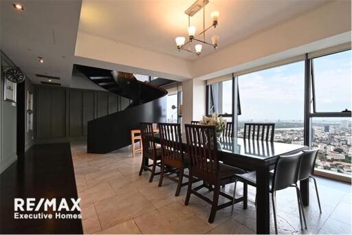 Duplex 4 bedrooms with private lift on high floor Un blocked view. The Met Near by BTS Chong Nonsi