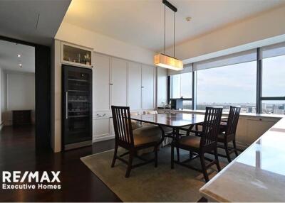 Duplex 4 bedrooms with private lift on high floor Un blocked view. The Met Near by BTS Chong Nonsi