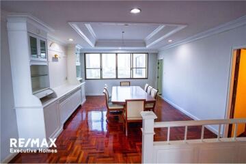 For Rent Newly renovated 3+1 berooms high floor in Sukhumvit 43