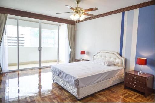 For rent spacious 4 bedrooms, pet friendly in Asoke