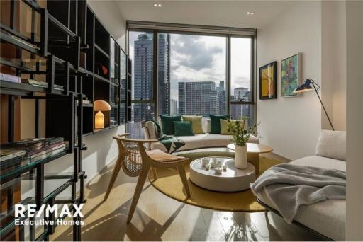 For Sale Last unit Duplex 2 Bedrooms high floor with fully-furnished at The Strand Thonglor