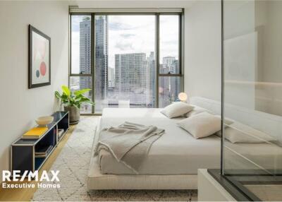 For Sale Last unit Duplex 2 Bedrooms high floor with fully-furnished at The Strand Thonglor