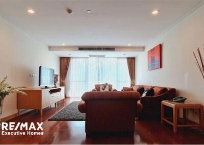 Spacious Pet-Friendly Sukhumvit Apartment with Full Amenities - Near Emsphere