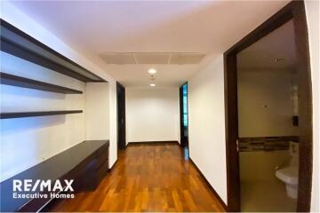 FOR RENT Pet friendly 2 bedrooms with balcony Sukhumvit 55