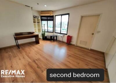 Spacious 3 Bedroom Condo with Big Balcony and Tenant on 9th Floor  New Price!! Just 600m to BTS Thonglor Station