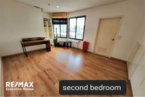 Spacious 3 Bedroom Condo with Big Balcony and Tenant on 9th Floor  New Price!! Just 600m to BTS Thonglor Station