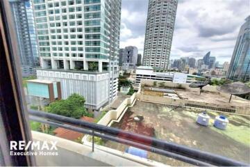 For sale big balcony 3 bedrooms on 9 floor Moon Tower Just 600m to BTS Thonglor Station