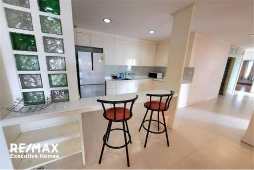Spacious 3 Bedroom Condo with Big Balcony and Tenant on 9th Floor  New Price!! Just 600m to BTS Thonglor Station