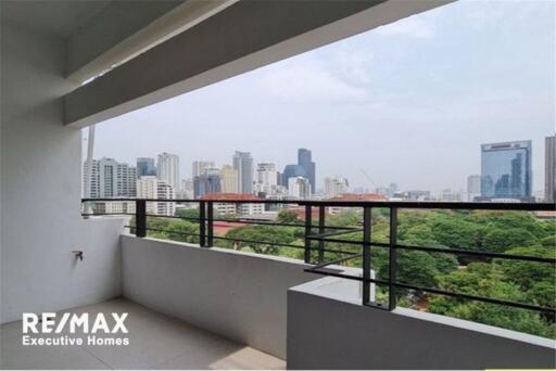 For Rent 3 bedrooms pet friendly in Sukhumvit 19 BTS Asoke