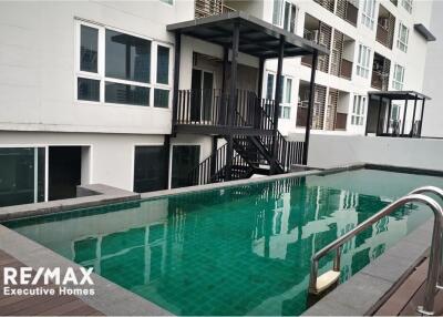 Rare Item! Bareshell duplex condo with a private swimming pool for sale in Nana-Asoke