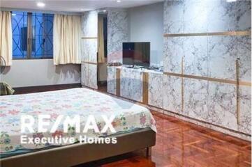 For Sale Spacious 3 bedrooms with balcony on 23 floor@Oriental Towers