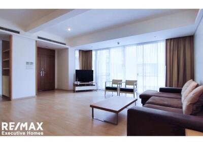 For rent spacious 3 bedrooms in low rise apartment