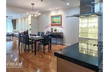 For rent 2 bedrooms in private condominium on Sukhumvit 39